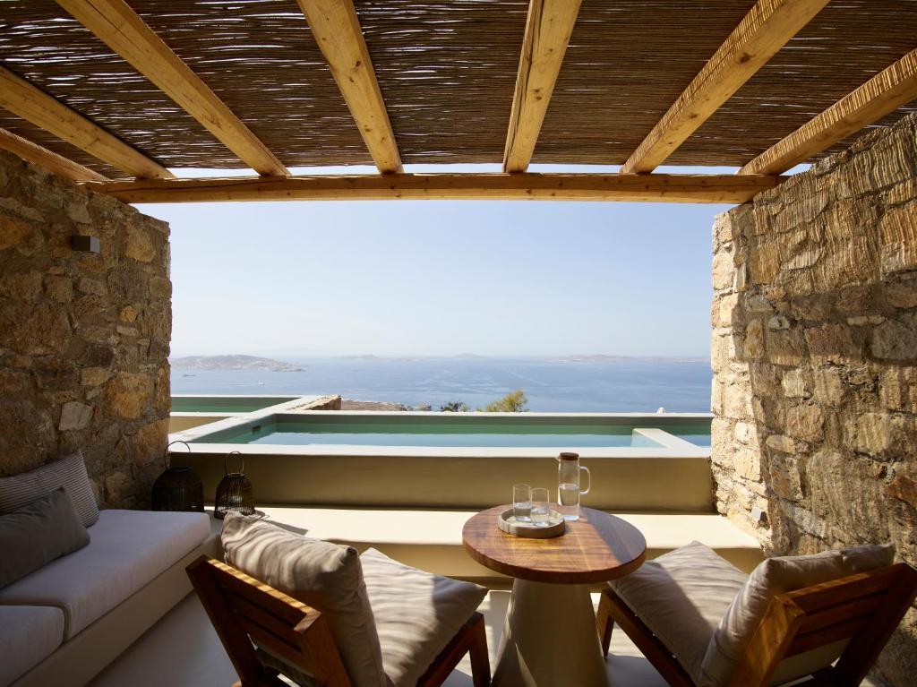 Collini Mykonos
